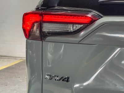 Toyota RAV4 Hybrid XLE 2020