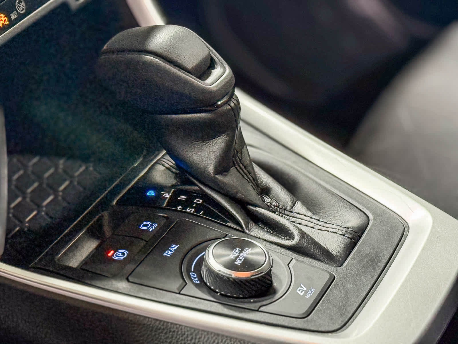 Toyota RAV4 Hybrid XLE 2020
