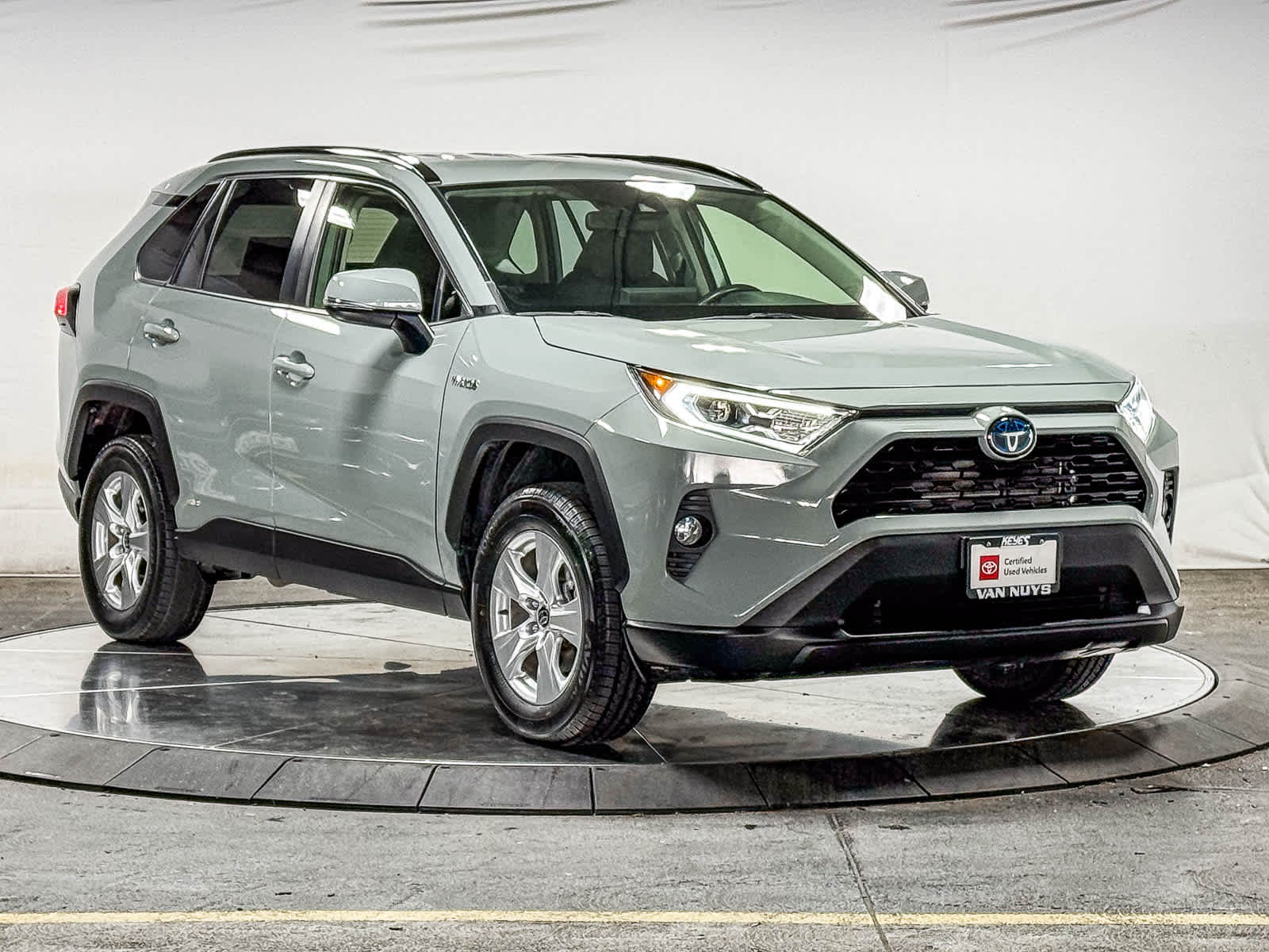Toyota RAV4 Hybrid XLE 2020