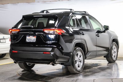 Toyota RAV4 Hybrid XLE 2025