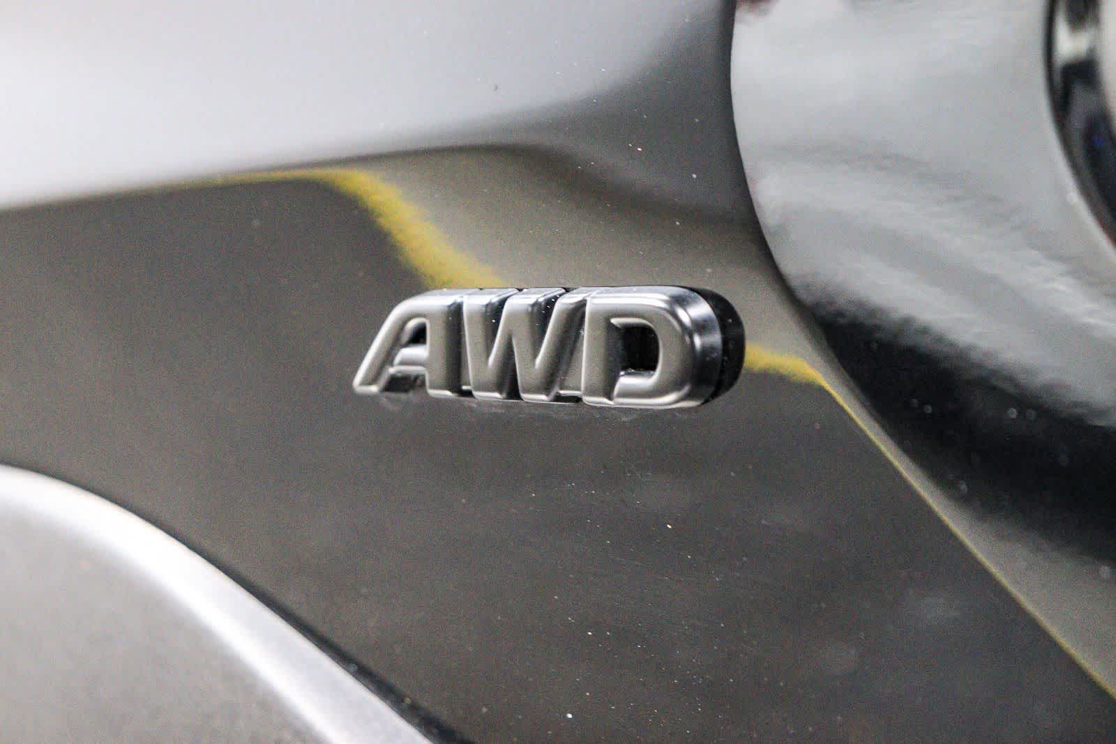 Toyota RAV4 Hybrid XLE 2025