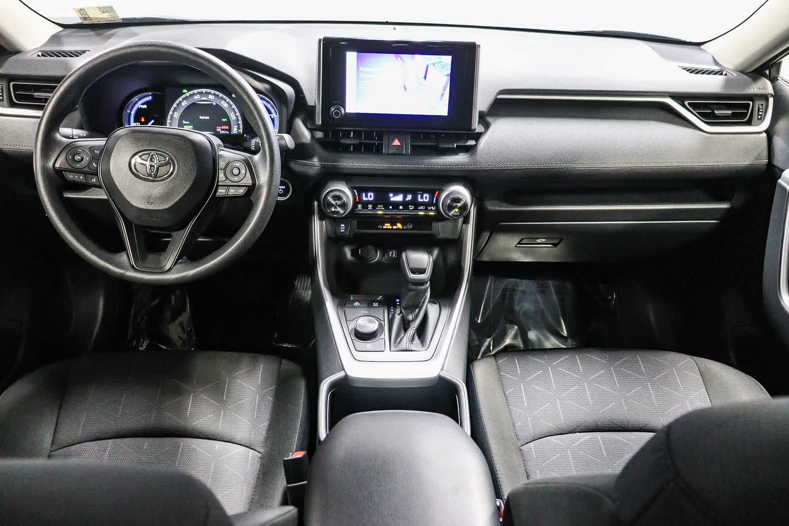 Toyota RAV4 Hybrid XLE 2025