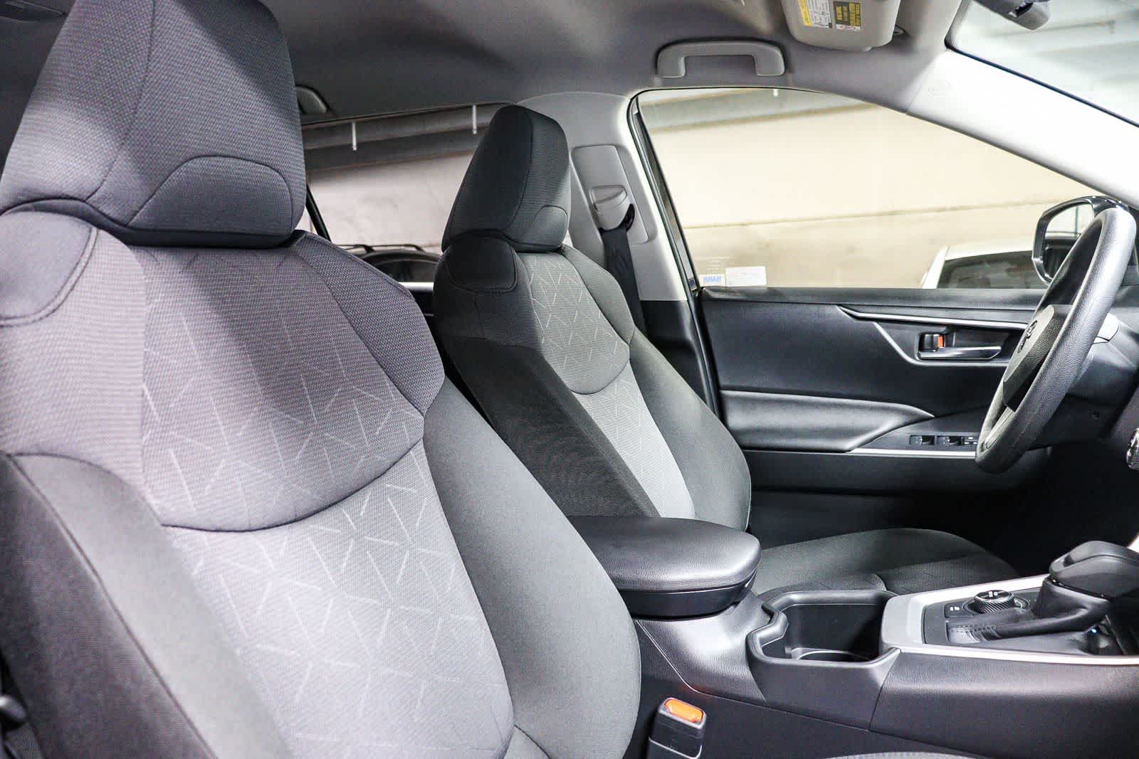Toyota RAV4 Hybrid XLE 2025