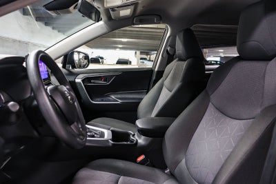 Toyota RAV4 Hybrid XLE 2025