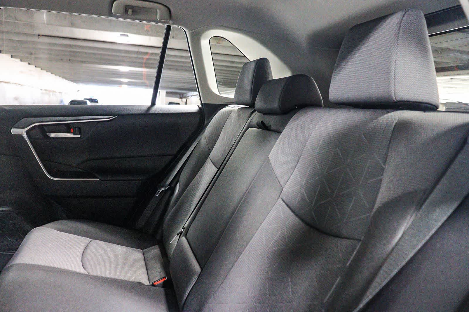 Toyota RAV4 Hybrid XLE 2025