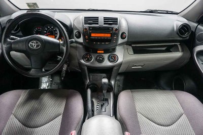 Toyota RAV4 de 2008, tracción delantera, 4 puertas, motor de 4 cilindros, transmisión automática de 4 velocidades (nacional)