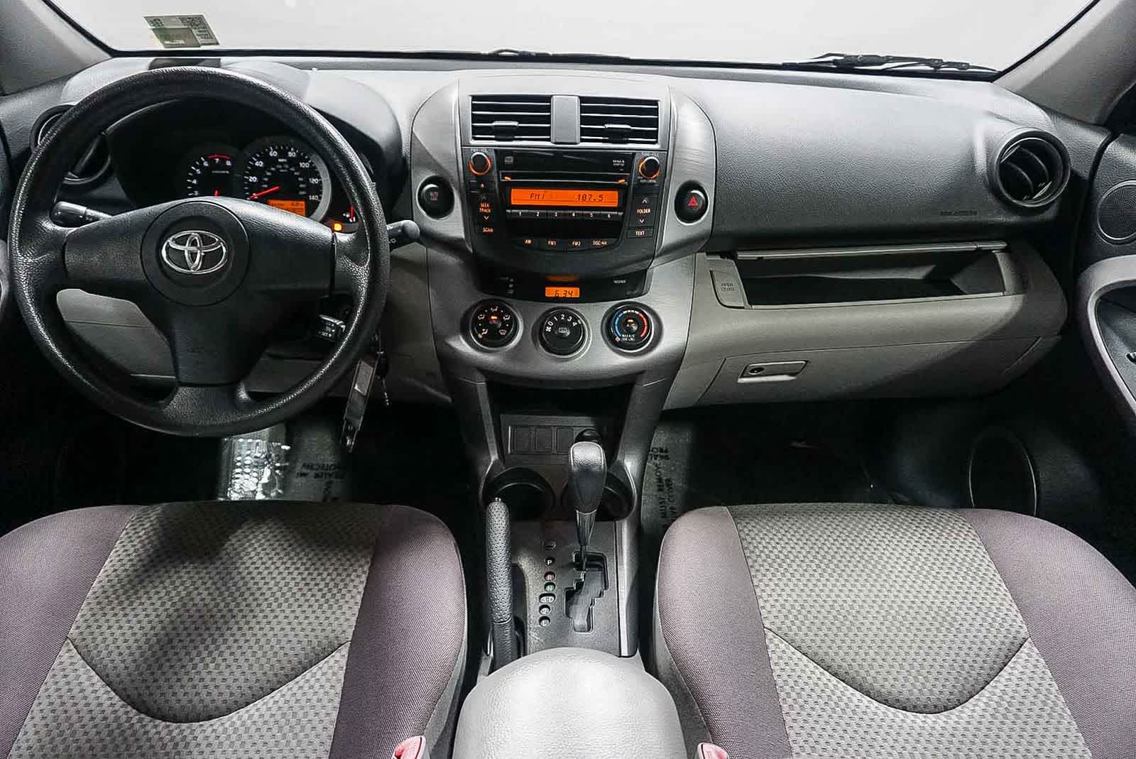 Toyota RAV4 de 2008, tracción delantera, 4 puertas, motor de 4 cilindros, transmisión automática de 4 velocidades (nacional)