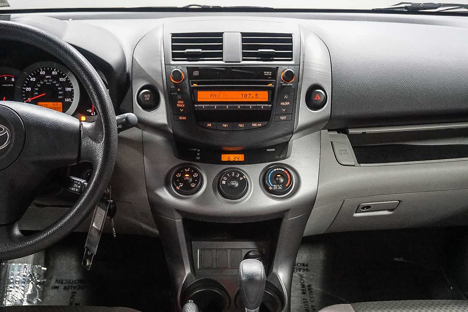 Toyota RAV4 de 2008, tracción delantera, 4 puertas, motor de 4 cilindros, transmisión automática de 4 velocidades (nacional)