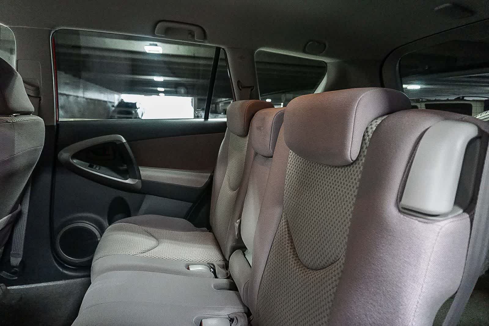 Toyota RAV4 de 2008, tracción delantera, 4 puertas, motor de 4 cilindros, transmisión automática de 4 velocidades (nacional)