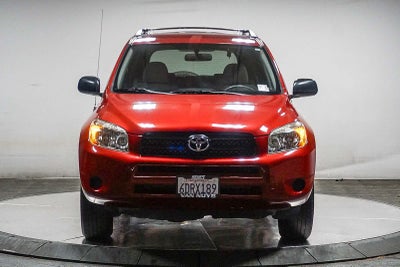 Toyota RAV4 de 2008, tracción delantera, 4 puertas, motor de 4 cilindros, transmisión automática de 4 velocidades (nacional)