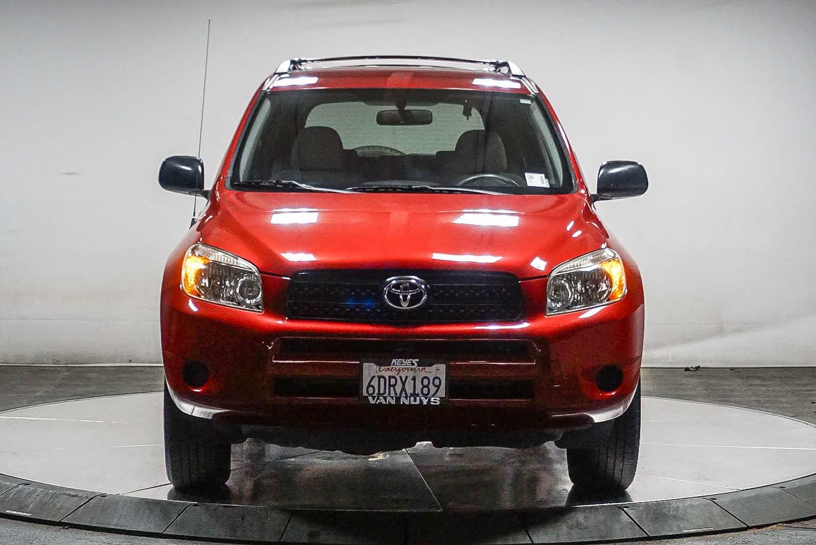 Toyota RAV4 de 2008, tracción delantera, 4 puertas, motor de 4 cilindros, transmisión automática de 4 velocidades (nacional)
