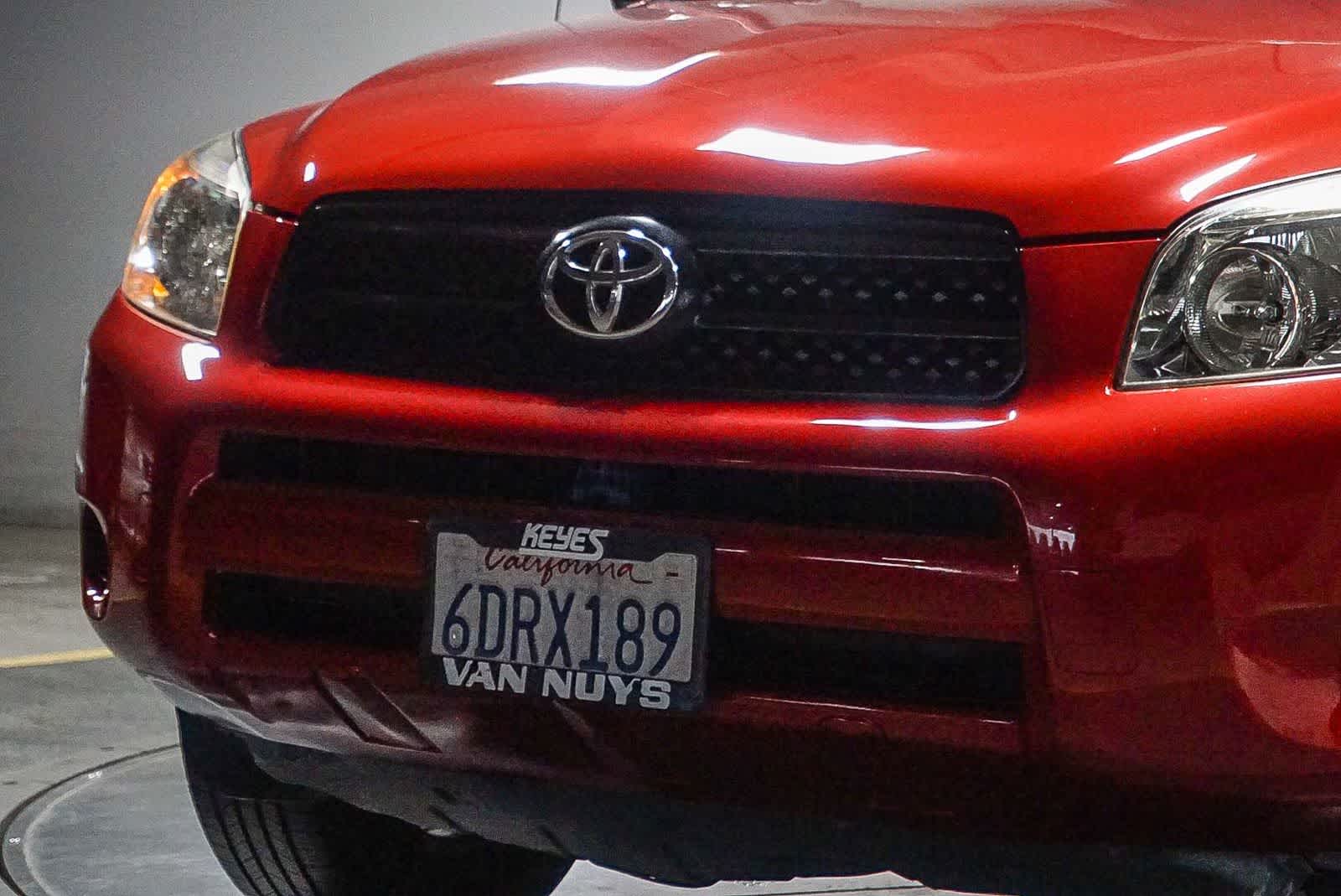 Toyota RAV4 de 2008, tracción delantera, 4 puertas, motor de 4 cilindros, transmisión automática de 4 velocidades (nacional)