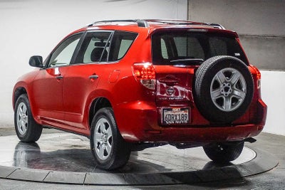 Toyota RAV4 de 2008, tracción delantera, 4 puertas, motor de 4 cilindros, transmisión automática de 4 velocidades (nacional)