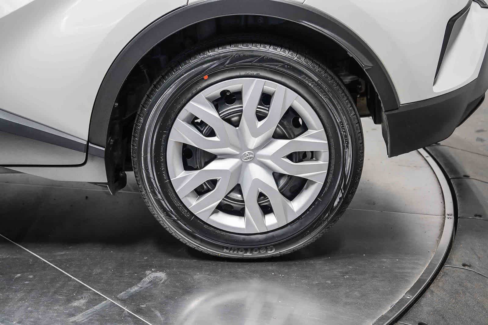 Toyota C-HR LE 2019