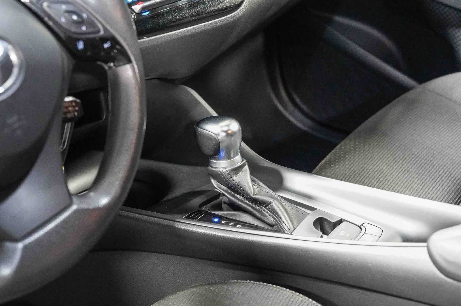 Toyota C-HR LE 2019