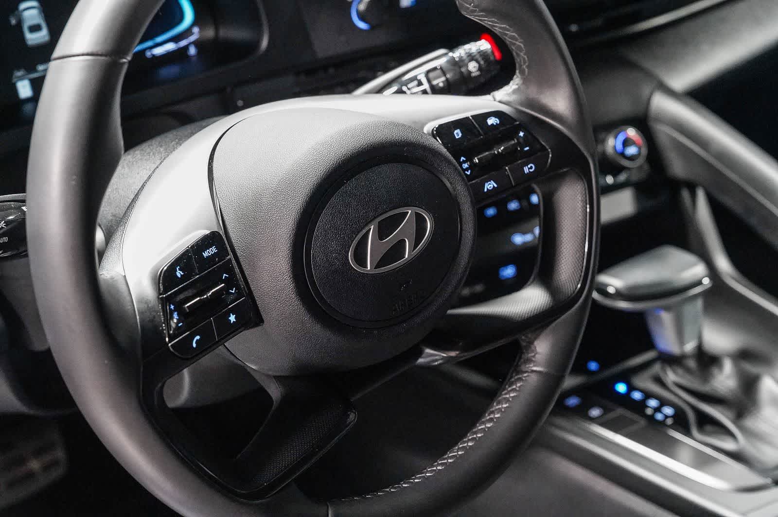 Hyundai Elantra SEL Sport 2025