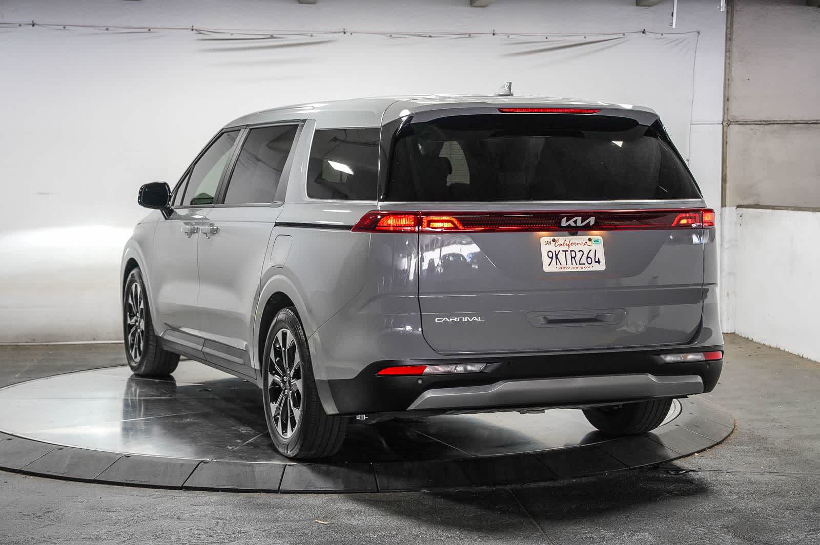 Kia Carnival EX 2024