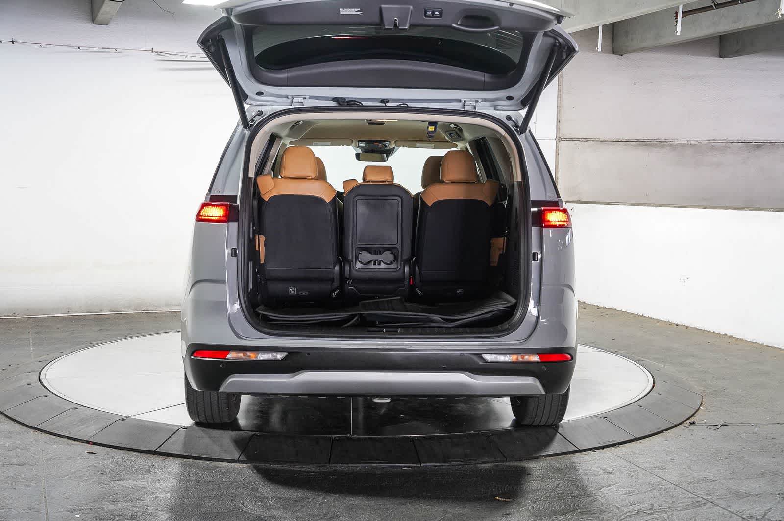 Kia Carnival EX 2024