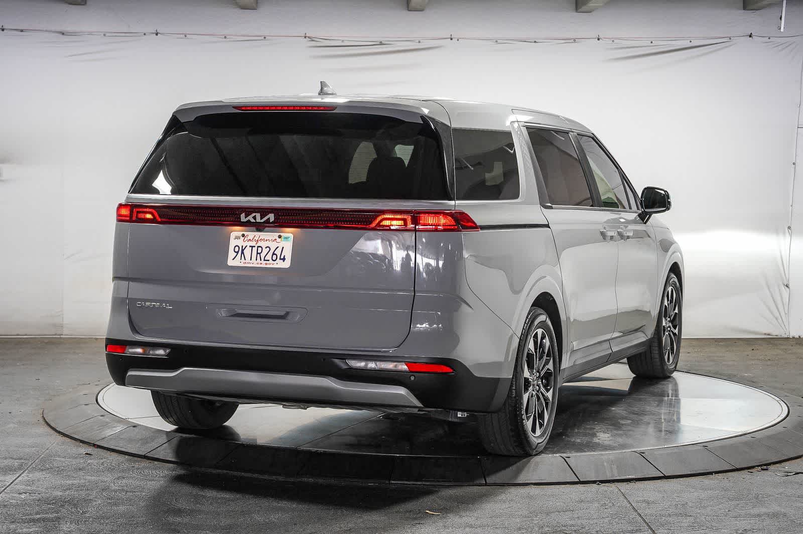 Kia Carnival EX 2024