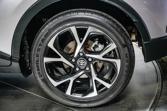 Toyota C-HR XLE 2018