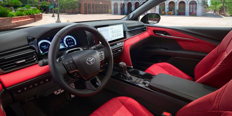 Interior del Toyota Camry 2025