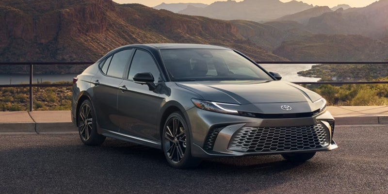 2025 camry Keyes Toyota en Van Nuys CA