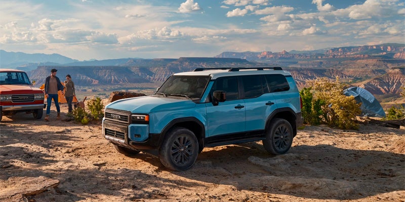 Toyota Land Cruiser azul 2025