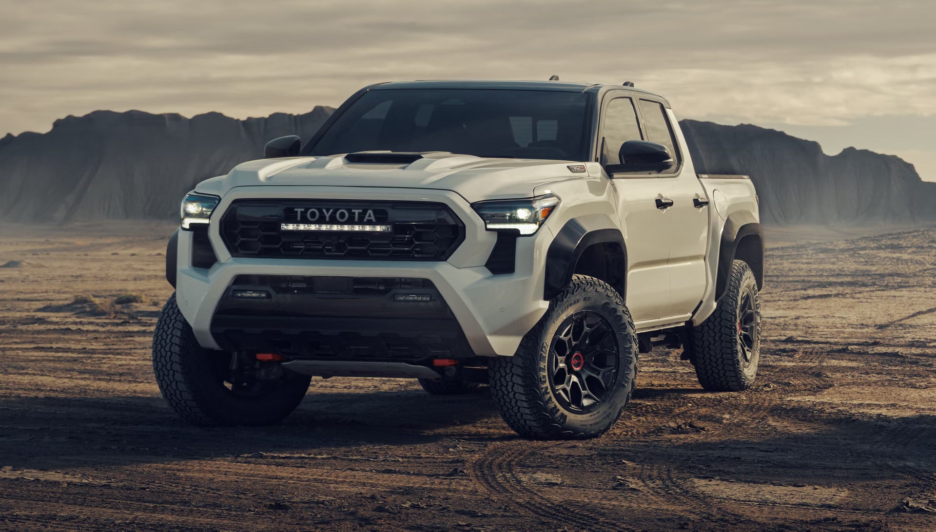 tacoma i fuerza 2025 Keyes Toyota en Van Nuys CA