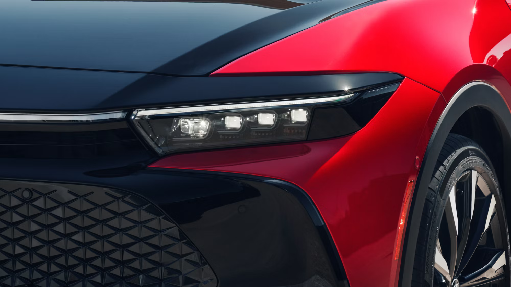 Faro de un vehículo Toyota en régimen de leasing